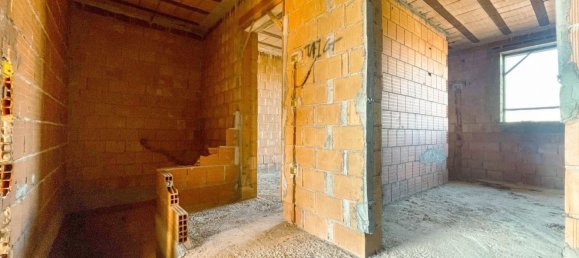 4 Schlafzimmer Haus in Cavaglio d'Agogna, Italy, Nr. 377459 15