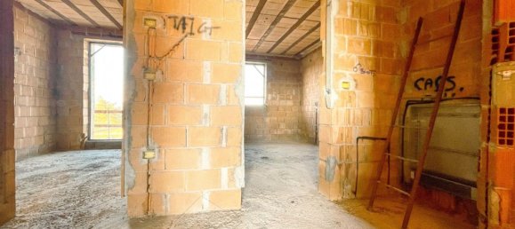 4 Schlafzimmer Haus in Cavaglio d'Agogna, Italy, Nr. 377459 24