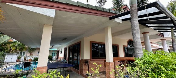 4 bedrooms Villa in Pattaya, Thailand No. 11200 5