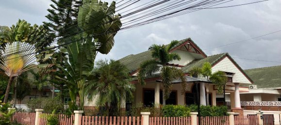 4 bedrooms Villa in Pattaya, Thailand No. 11200 2