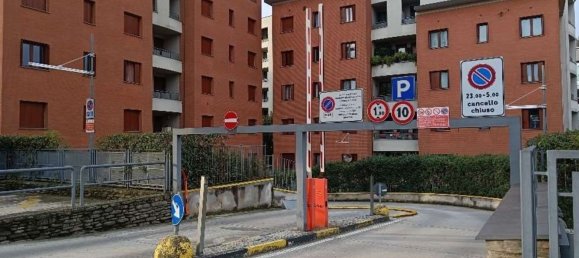 3 rooms Apartment in Seriate, Italy No. 6713 2