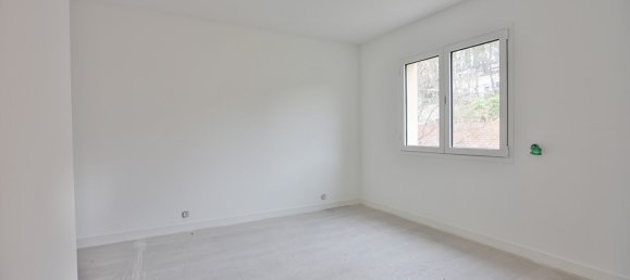 4 bedrooms House in Elancourt, France No. 166975 7