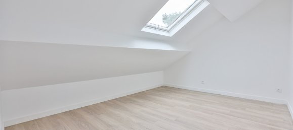 4 bedrooms House in Elancourt, France No. 166975 9