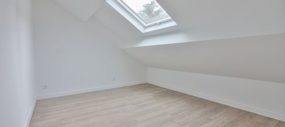 4 bedrooms House in Elancourt, France No. 166975 11