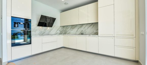 6 bedrooms Villa in Calpe, Spain No. 5320 10