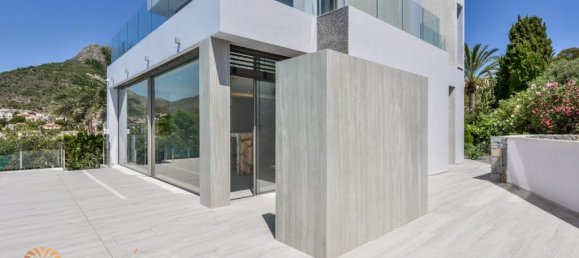 6 bedrooms Villa in Calpe, Spain No. 5320 4