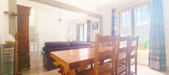 2 bedrooms House in Chartres, France No. 75368 2