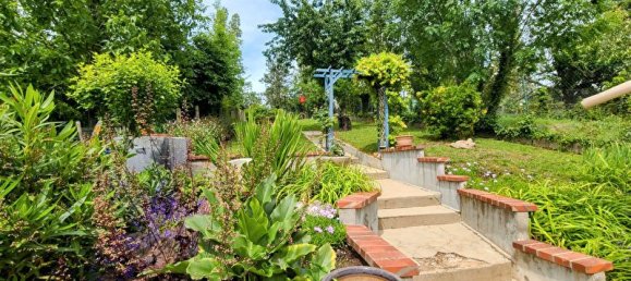 2 bedrooms House in Chartres, France No. 75368 9