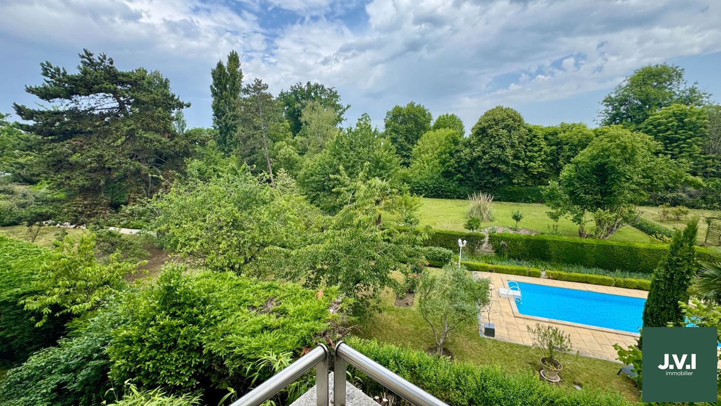 2 chambres Appartement à Enghien-les-Bains, France No. 176432