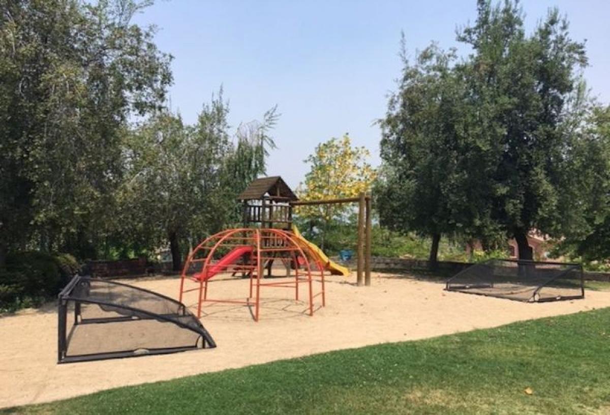 4 bedrooms House in Santiago, Chile No. 2450