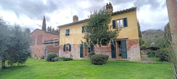 Casa de 9 habitaciónes en Montaione, Italy No. 44313 2