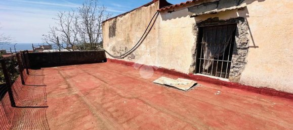 4 bedrooms House in Torre del Greco, Italy No. 358695 18