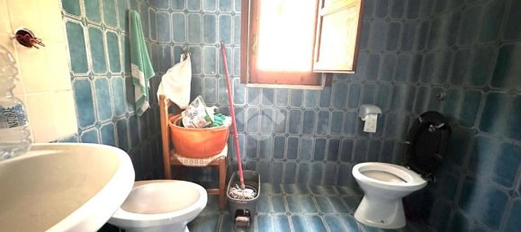 4 bedrooms House in Torre del Greco, Italy No. 358695 3