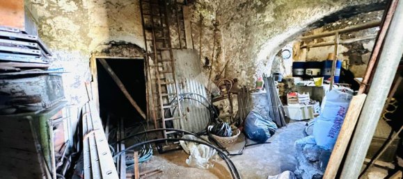 4 bedrooms House in Torre del Greco, Italy No. 358695 2