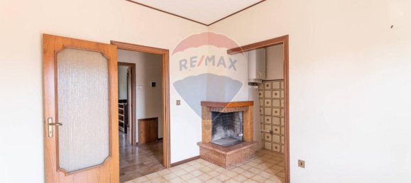 Apartamento de 9 habitaciónes en Mergo, Italy No. 1767 2