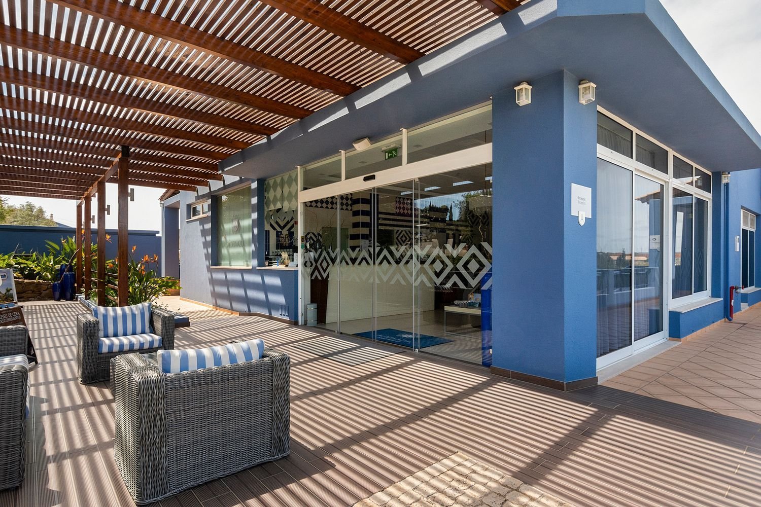 3000m² Building in Luz, Portugal No. 135921