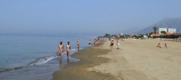 3 bedrooms Villa in Marbella, Spain No. 111421 2