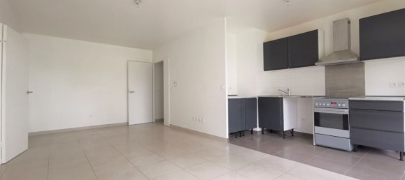 Apartamento de 2 dormitorios en Massy, France No. 147471 2