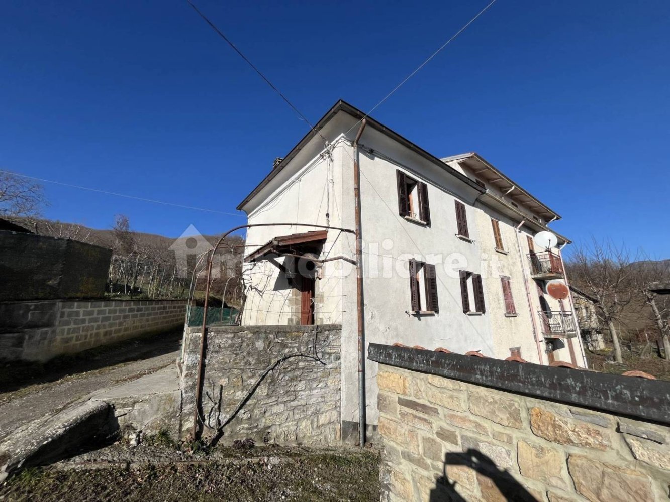 2 bedrooms House in Bardi, Italy No. 150014