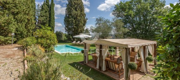 4 bedrooms House in Cetona, Italy No. 178544 6