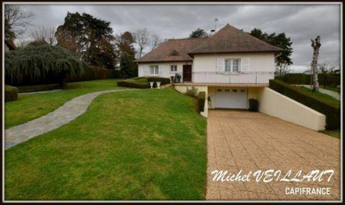 4 bedrooms House in Avermes, France No. 9199