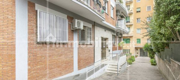 Квартира с 1 спальней в Рим, Италия № 86306 3