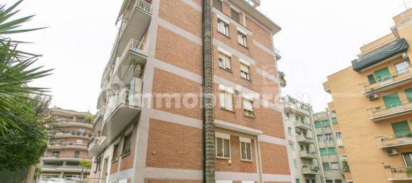 Квартира с 1 спальней в Рим, Италия № 86306 2