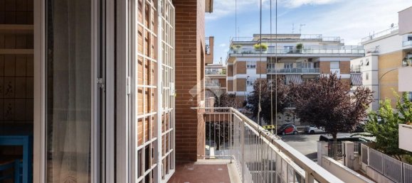 4 bedrooms Apartment in Rome, Italy No. 323548 49