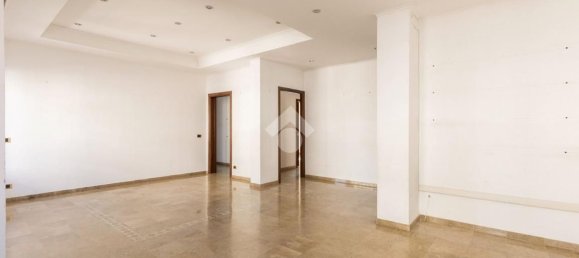 4 bedrooms Apartment in Rome, Italy No. 323548 8