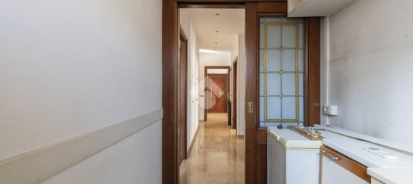 4 bedrooms Apartment in Rome, Italy No. 323548 44