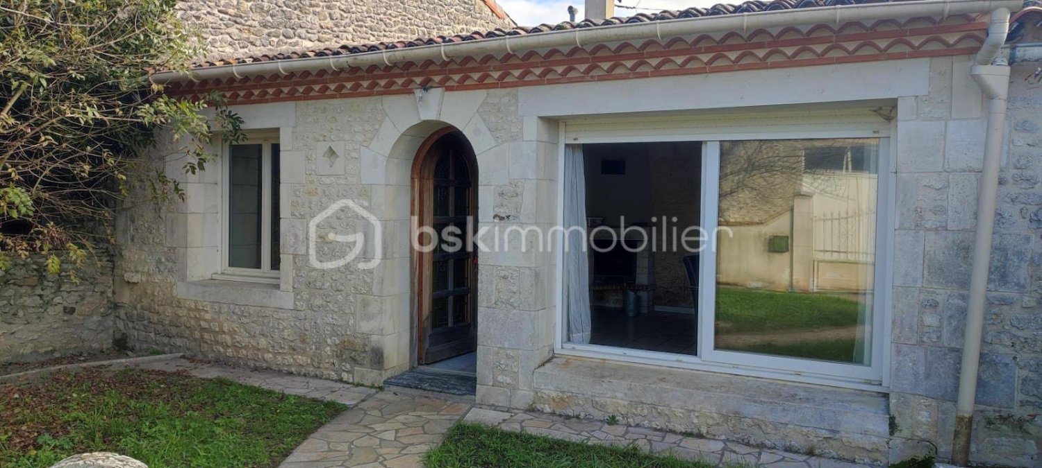 Casa de 3 habitaciónes en Corme-Ecluse, France No. 102203