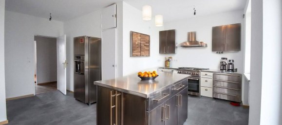 Квартира с 2 спальнями в Kitzingen, Германия № 167755 3