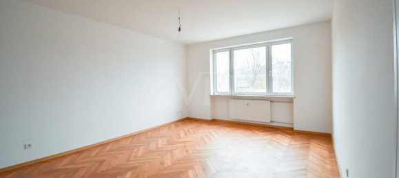 Квартира с 2 спальнями в Kitzingen, Германия № 167755 5