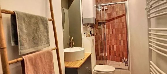 2 bedrooms Apartment in Paris, France No. 163718 12