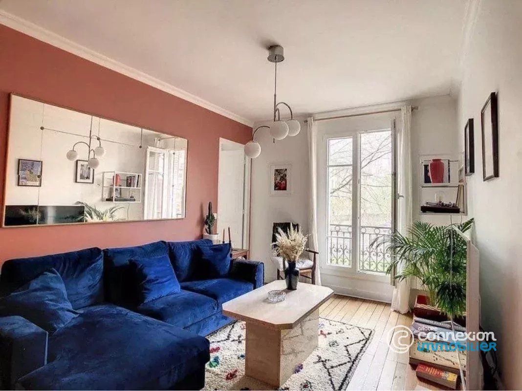 2 bedrooms Apartment in Paris, France No. 163718