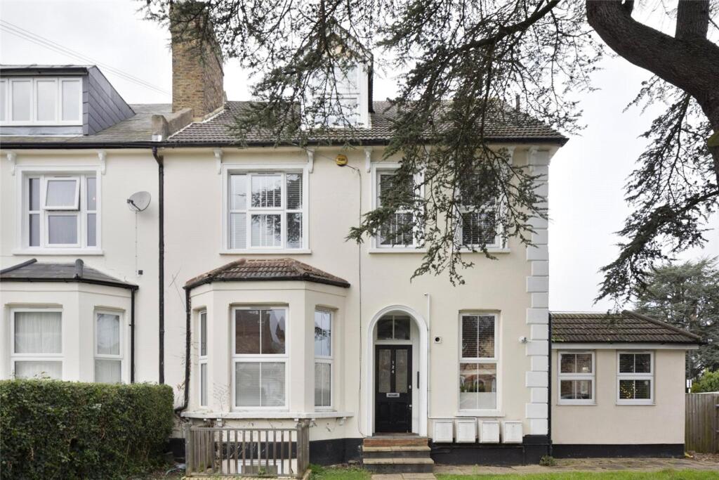 2 bedrooms Apartment in London, United Kingdom No. 3583