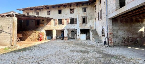 3 bedrooms House in Udine, Italy No. 71769 23