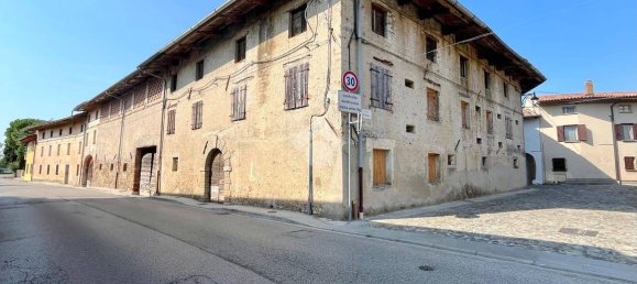 3 bedrooms House in Udine, Italy No. 71769 11