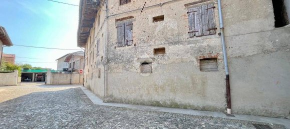 3 bedrooms House in Udine, Italy No. 71769 12