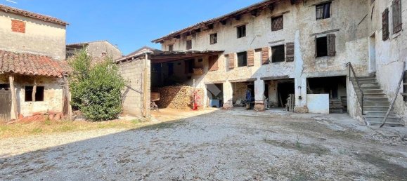 3 bedrooms House in Udine, Italy No. 71769 16