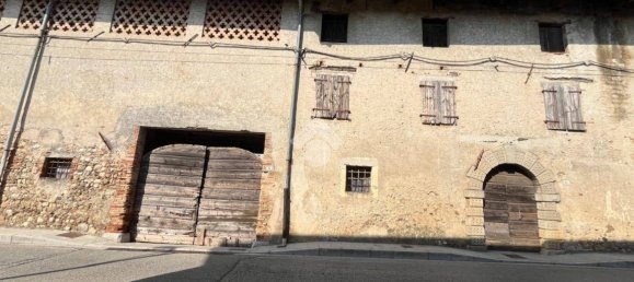 3 bedrooms House in Udine, Italy No. 71769 3