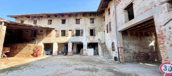 3 bedrooms House in Udine, Italy No. 71769 17