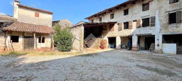 3 bedrooms House in Udine, Italy No. 71769 14