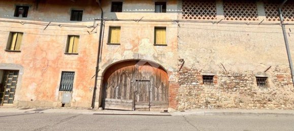 3 bedrooms House in Udine, Italy No. 71769 4