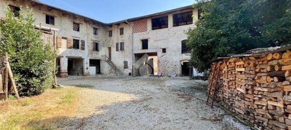 3 bedrooms House in Udine, Italy No. 71769 27