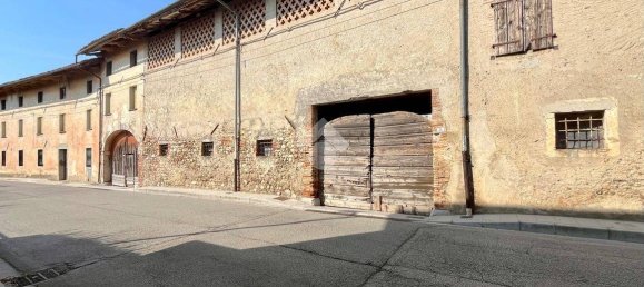 3 bedrooms House in Udine, Italy No. 71769 8