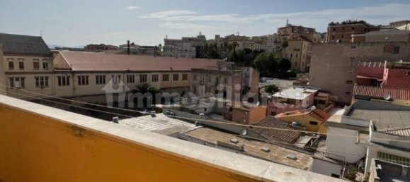 Apartamento de 4 dormitorios en Cagliari, Italy No. 311189 6