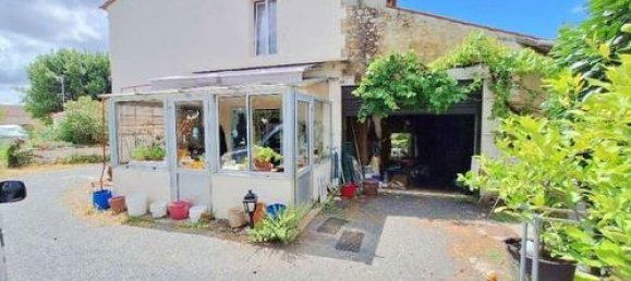 Casa de 3 dormitorios en Charente-Maritime, France No. 282298 2