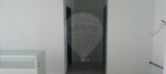 45m² Commercial property in Almada, Portugal No. 53287 5