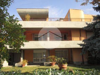4 bedrooms Villa in Sant'Ambrogio di Torino, Italy No. 53269